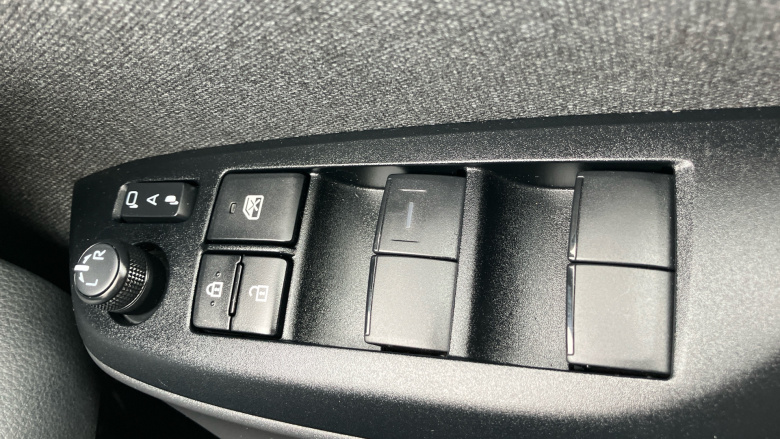 Toyota Yaris 1.5 Hybrid Launch Edition 5dr CVT Hybrid Hatchback